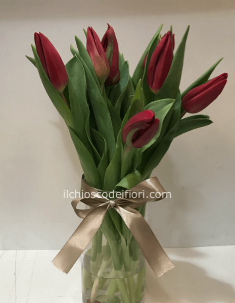 Vaso vetro con tulipani