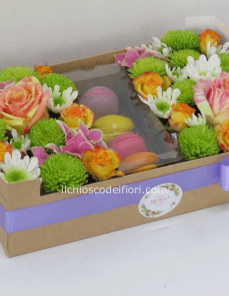 Scatola Regalo con fiori & dolci